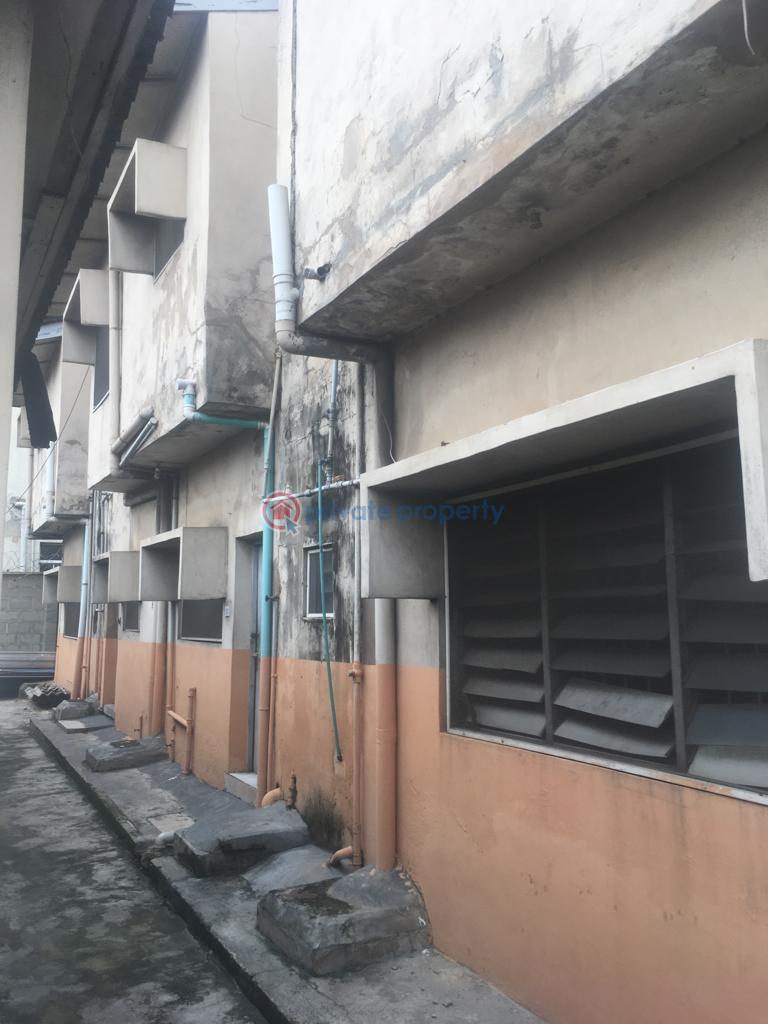 3 bedroom Semi detached Duplex For Sale Opposite Yaba Tech Yaba Lagos - 2