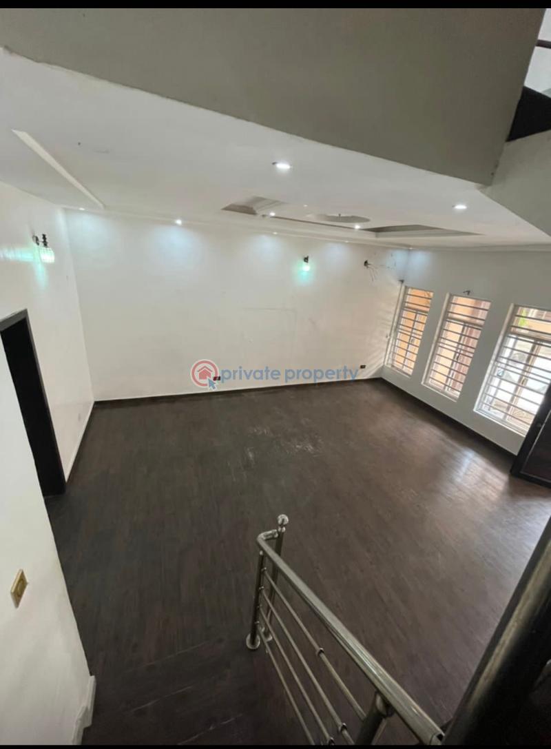 Well maintained 4 bedroom terrace duplex - 4 4 bedroom Terraced Duplex For Sale Chevron Alternative Route Lekki Lagos - 4