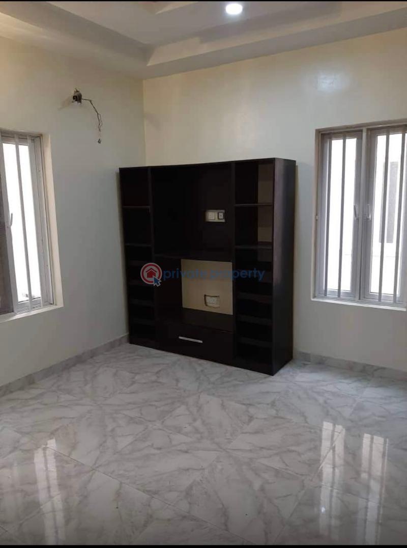 Well maintained 5 bedroom terrace spacious duplex - 9 5 bedroom Terraced Duplex For Sale Ikate Elegushi Lekki Lekki Lagos - 9
