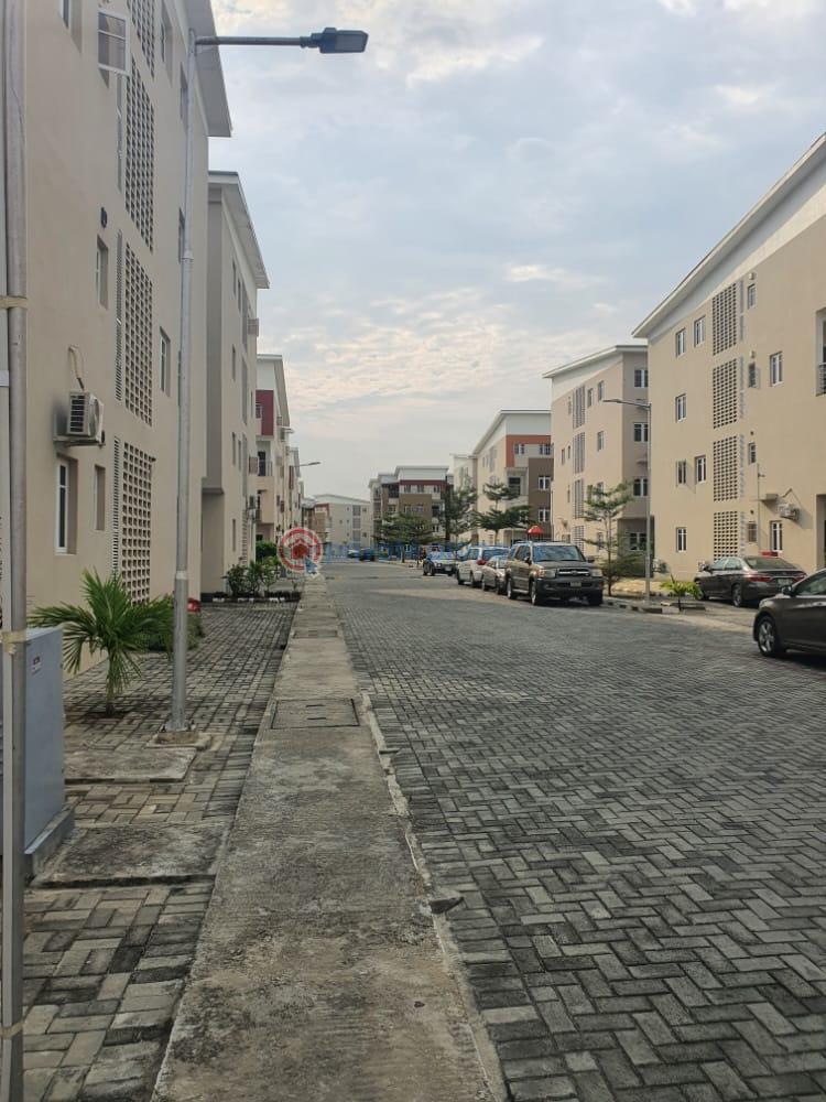 For rent 4 bedroom House Courtland Estate Jakande Lekki Lagos (PID