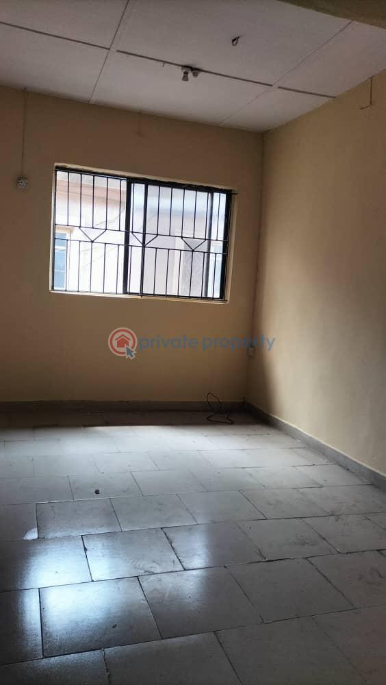 3 bedroom Flat & Apartment For Rent Surulere Lagos - 4