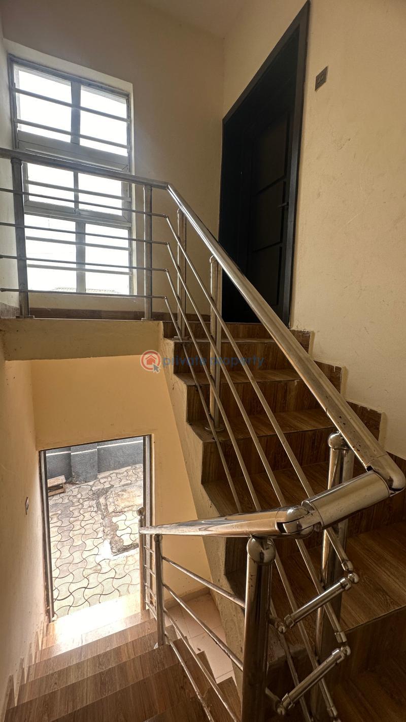 3 bedroom House For Sale Skyview Estate, Up Jesus, Jericho Gra Extension Ibadan Oyo - 6