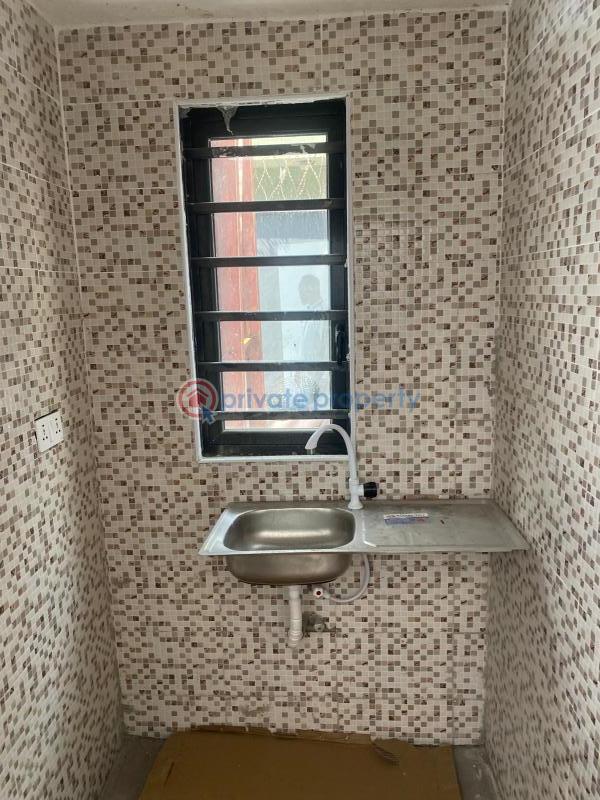 1 bedroom Mini Flat For Rent Alagomeji Yaba Lagos - 1