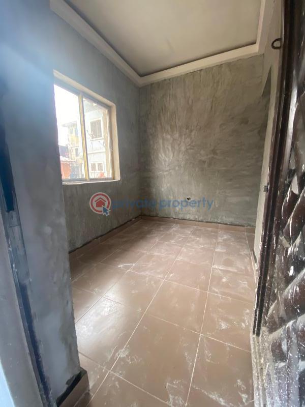 1 bedroom Self Contain For Rent Shomolu Lagos - 4