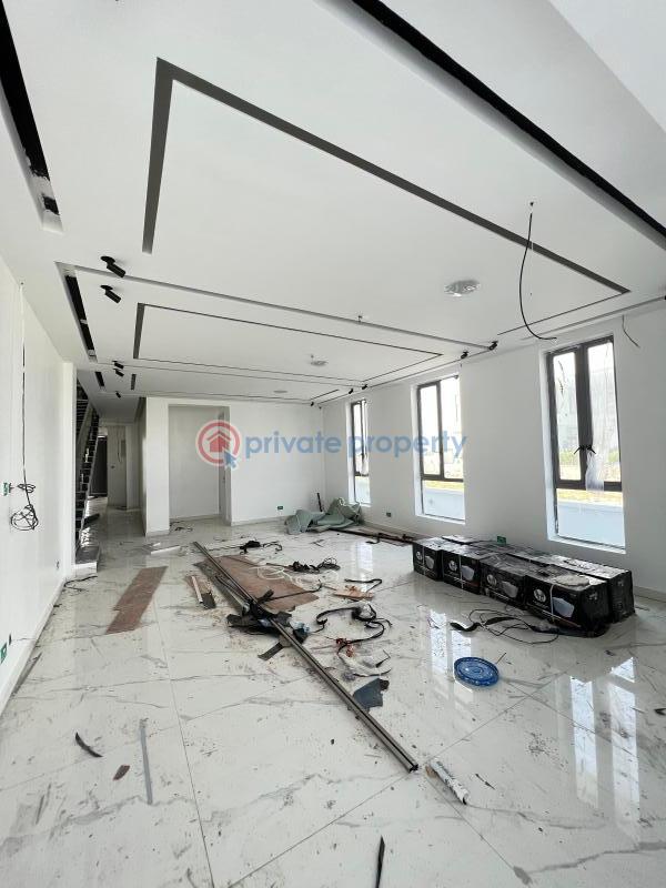 5 bedroom House For Sale Lekki Lagos - 1