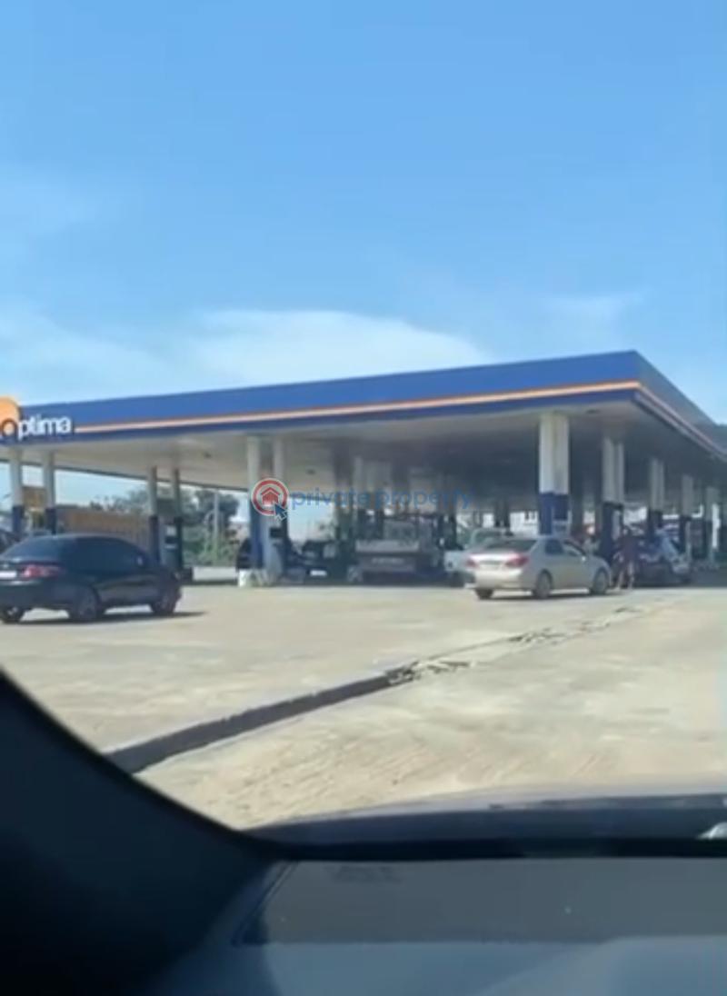 Filling Station For Sale Karomajigi / By Efcc Office / By Base University/ Abuja Abuja Phase 4  - 0