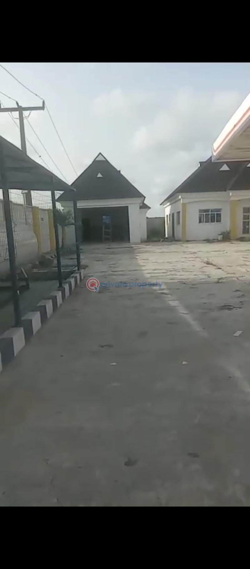 Filling Station For Sale Lekki ,ajah Express Way Along Lekki Expressway Lagos - 3