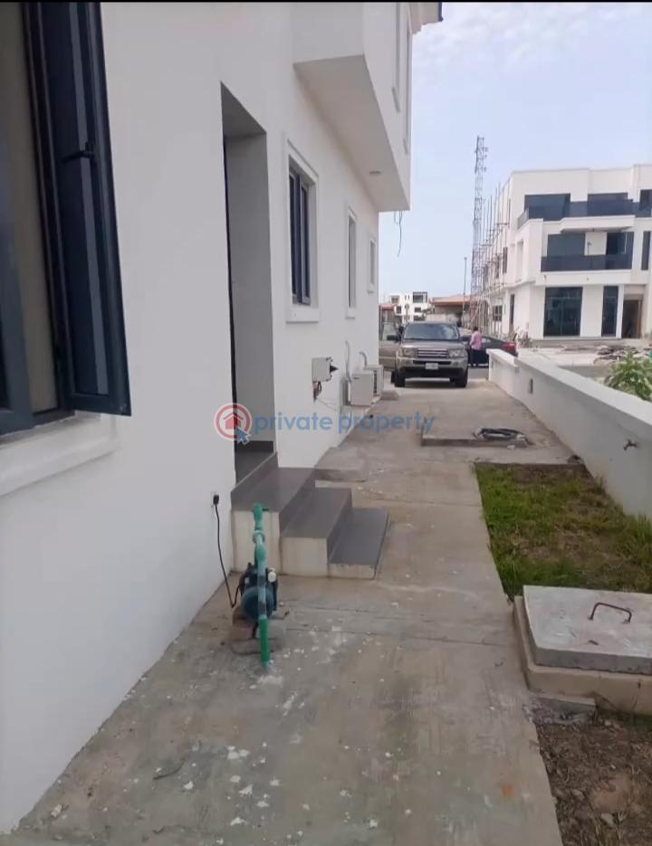 4 bedroom Semi detached Duplex For Sale Cowrie Creek Estate, Ikate Lekki Lagos - 11