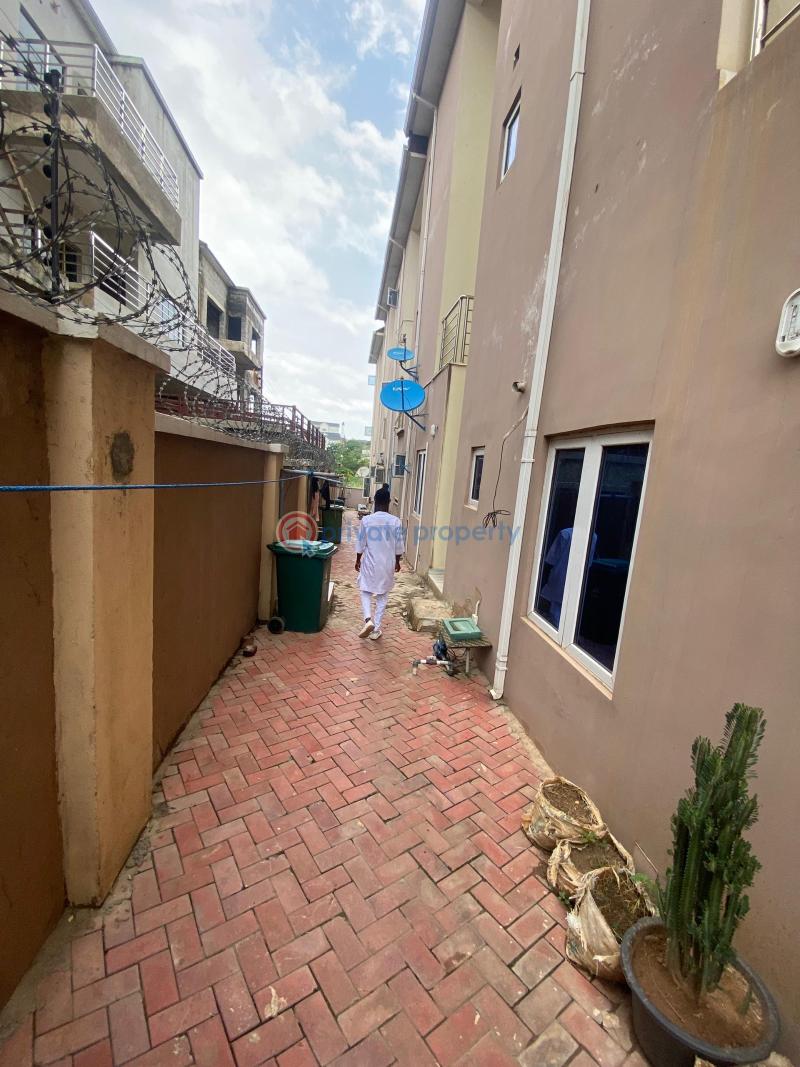 4 bedroom Terraced Duplex For Sale Guzape Abuja Phase 1  - 4
