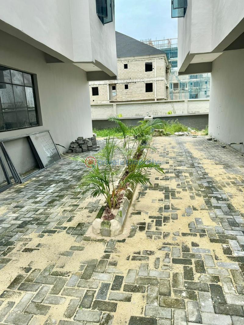 5 bedroom Semi detached Duplex For Sale Ikate Elegushi Lekki Lagos - 3
