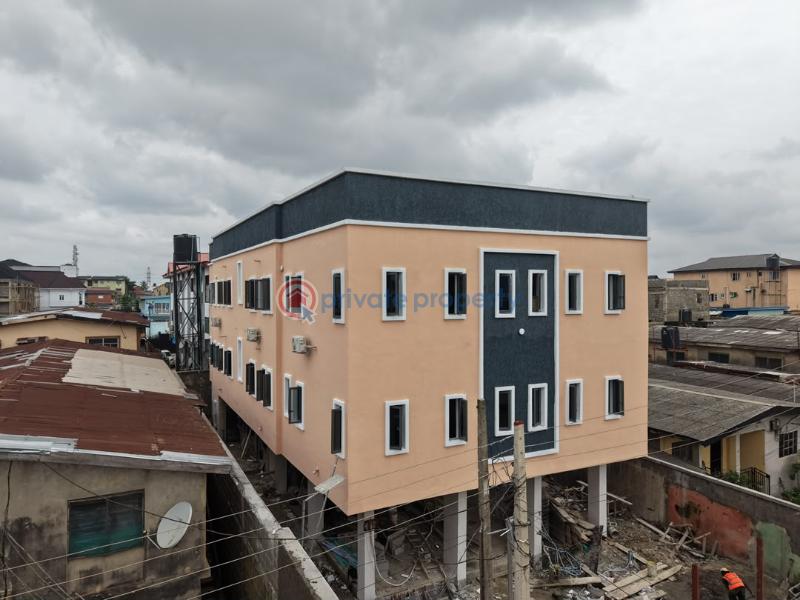 3 bedroom Block Of Flats For Sale Akinwunmi Street Ifako-Gbagada Lagos - 4
