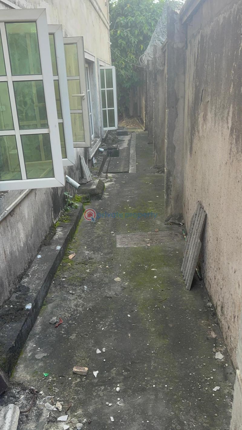 3 bedroom Block Of Flats For Sale Akinwunmi Street Ifako-Gbagada Lagos - 3