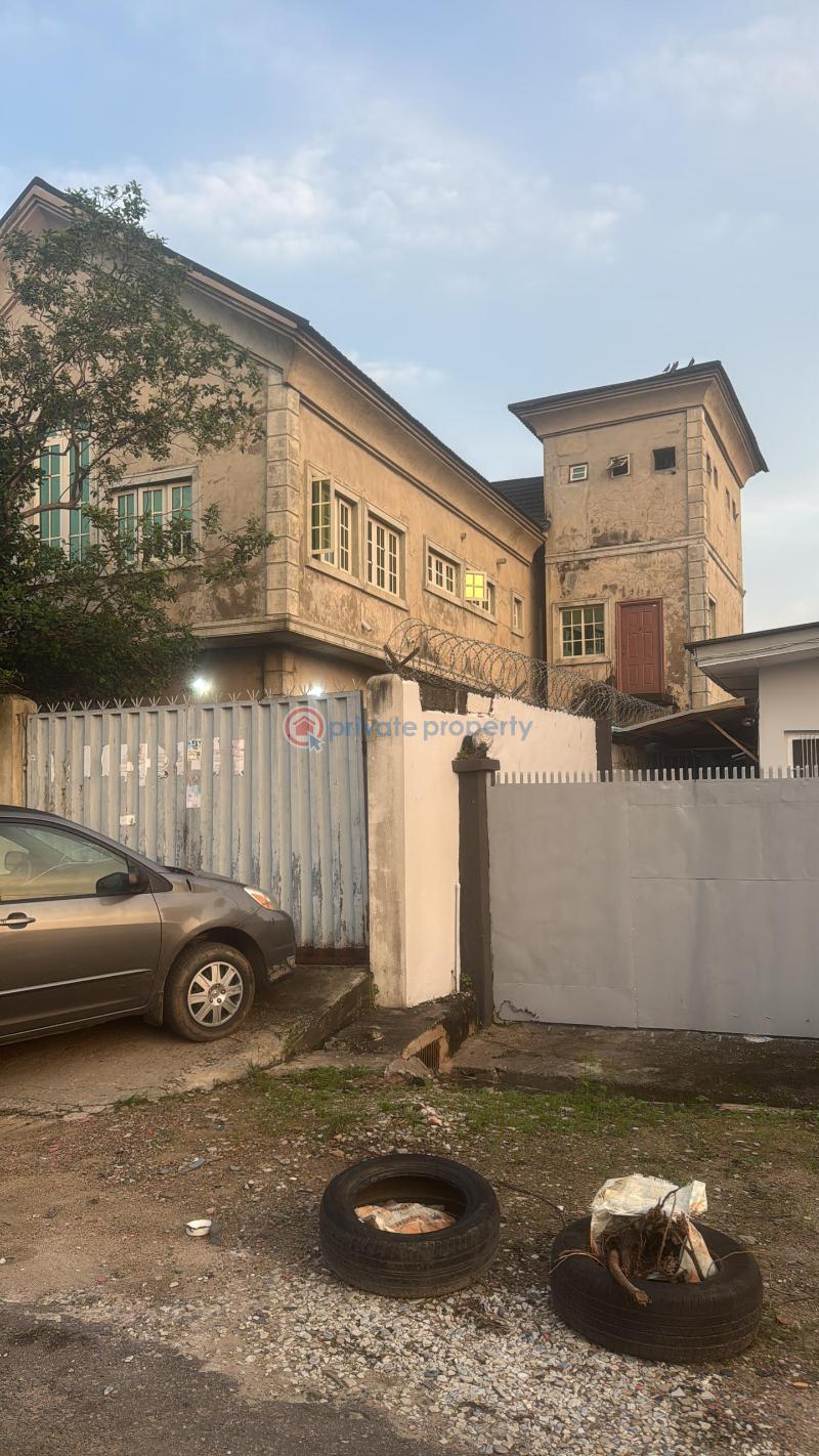 3 bedroom Block Of Flats For Sale Akinwunmi Street Ifako-Gbagada Lagos - 4