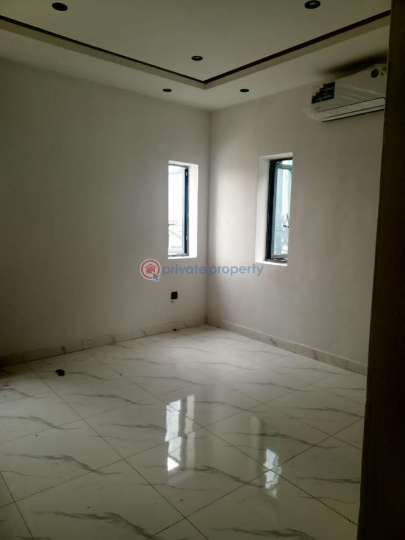 3 bedroom Block Of Flats For Sale Akinwunmi Street Ifako-Gbagada Lagos - 2
