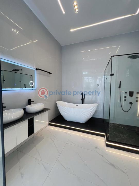 5 bedroom House For Sale Chevron Lekki Lagos - 4