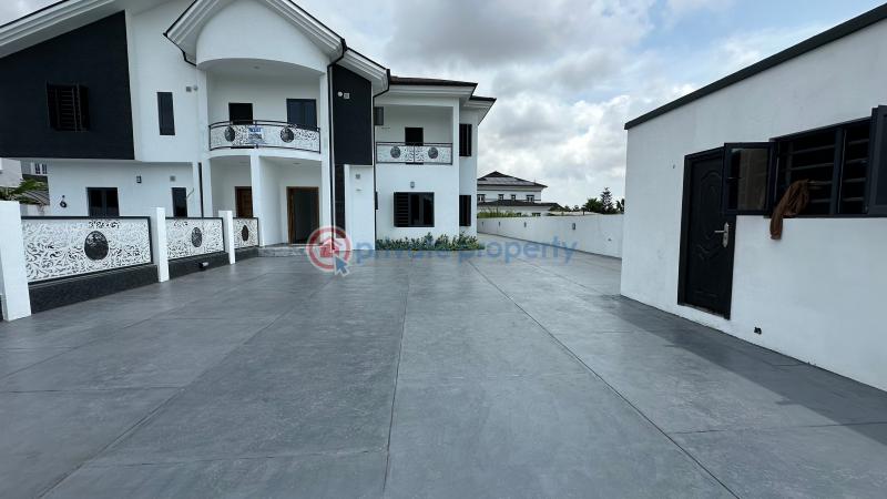 5 bedroom semi-detached house - 2 5 bedroom Duplex For Sale Royal Gardens Estate, Ajah Along Lekki Expressway Lagos - 2