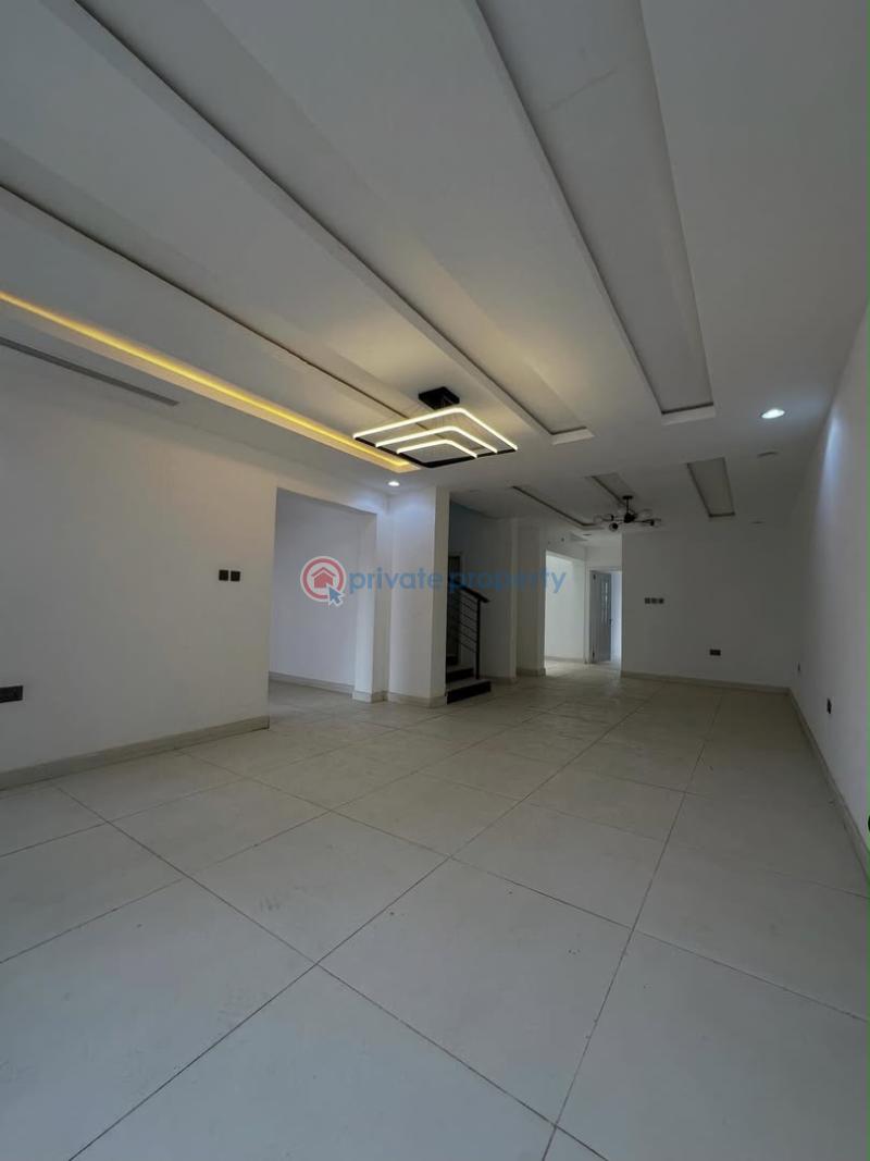 5 bedroom Terrace For Sale Wuye Abuja Phase 2  - 1