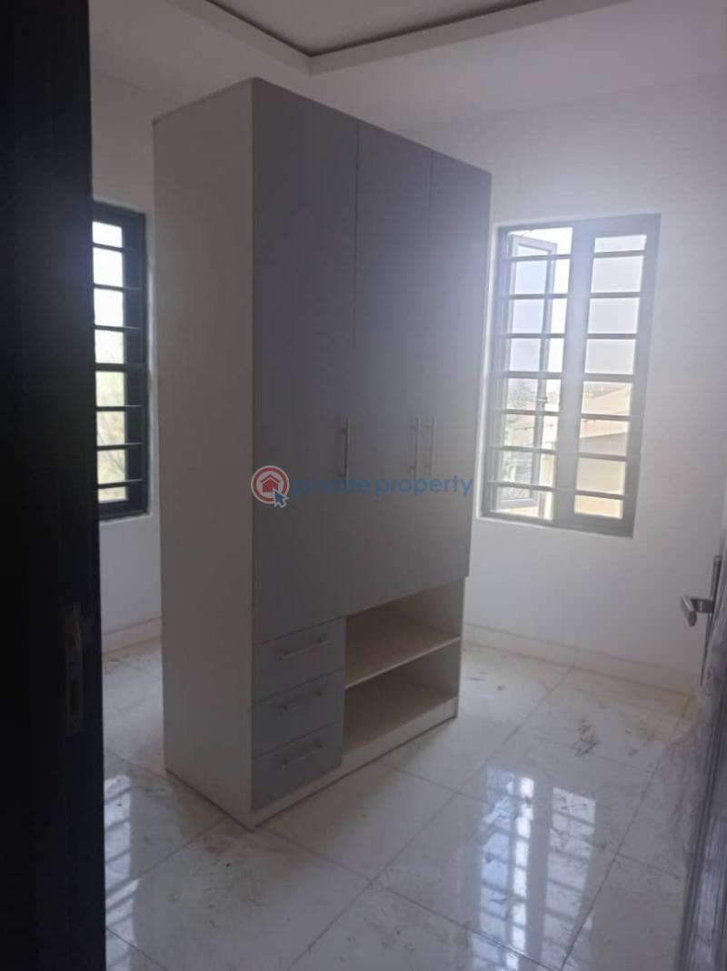 3 bedroom Block Of Flats For Sale Magodo Gra Shangisha Magodo GRA Phase 2 Kosofe/Ikosi Lagos - 1