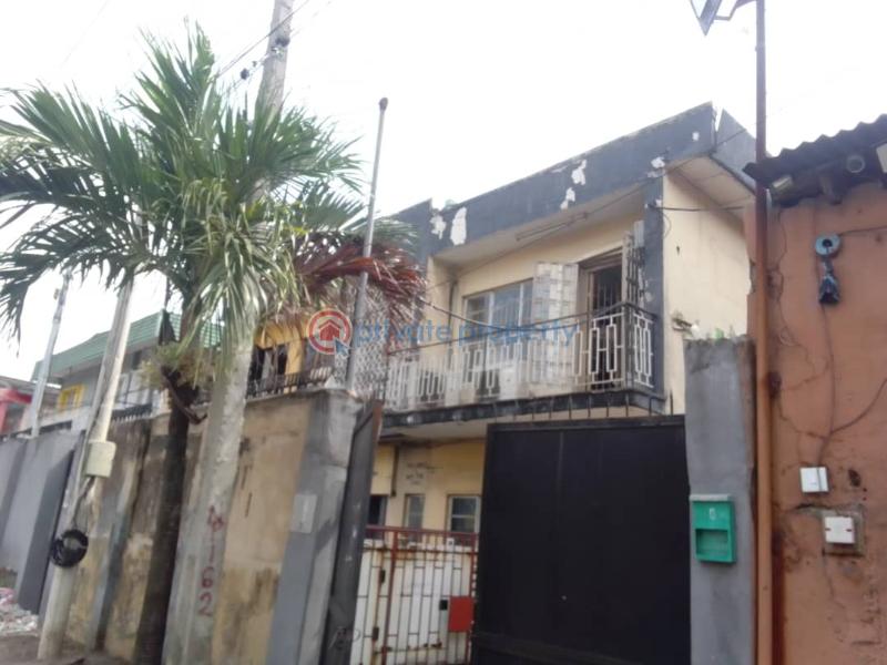Flat & Apartment For Sale Eric Moore Surulere Lagos - 1