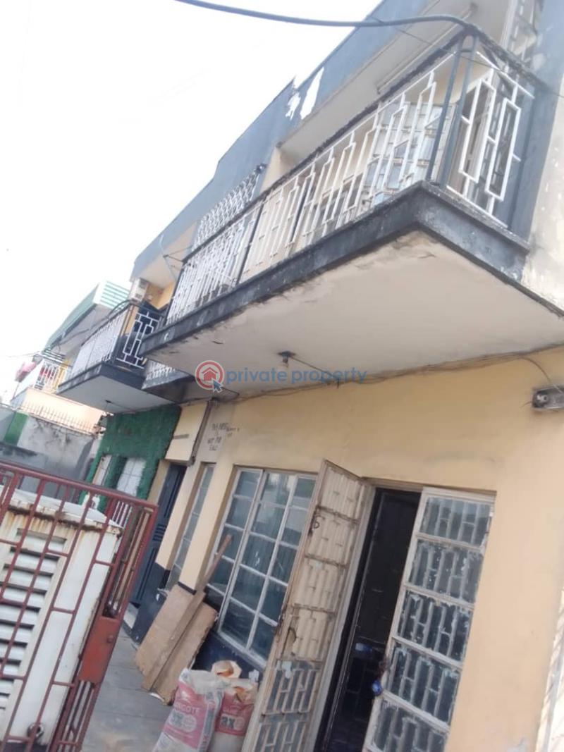 Flat & Apartment For Sale Eric Moore Surulere Lagos - 6