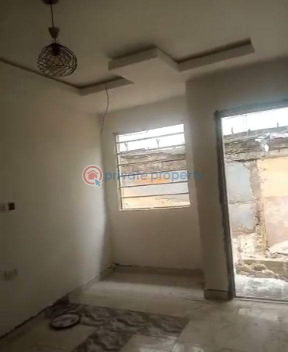 1 bedroom Mini Flat For Rent Ijesha Surulere Lagos - 7