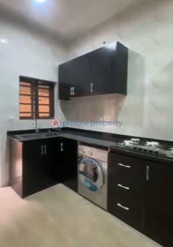 2 bedroom Block Of Flats For Rent Adelabu Surulere Lagos - 10