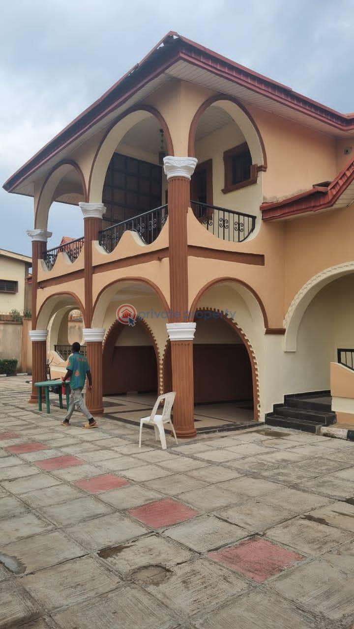 Duplex For Rent Location: No 3 Olapeju Osunkoya, Bodija Estate, Ibadan . Bodija Ibadan Oyo