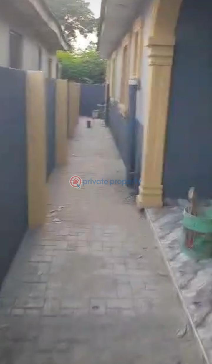 Bungalow For Sale Fawole Bus Stop, Behind Federal Housing Estate, Along Igbogbo Bayeku, Ikorodu. Igbogbo Ikorodu Lagos - 1