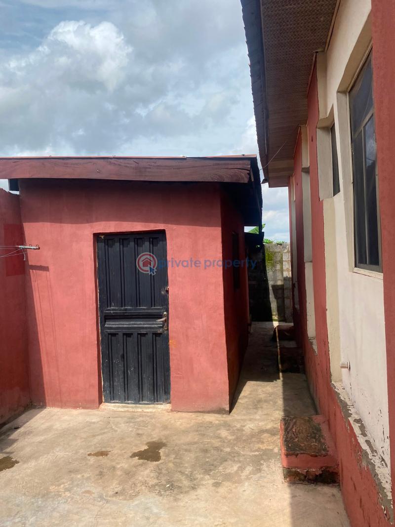1 bedroom Block Of Flats For Sale Alogi Obantoko Somorin Abeokuta Ogun - 2