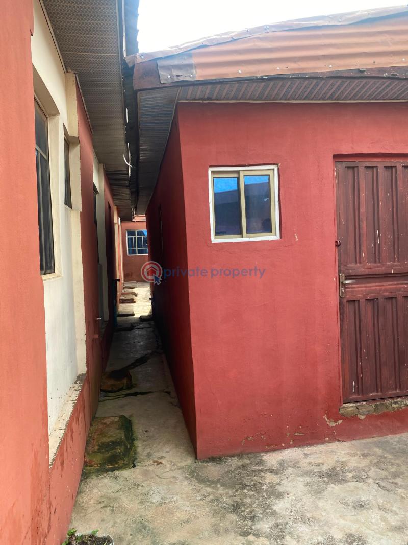 1 bedroom Block Of Flats For Sale Alogi Obantoko Somorin Abeokuta Ogun - 6