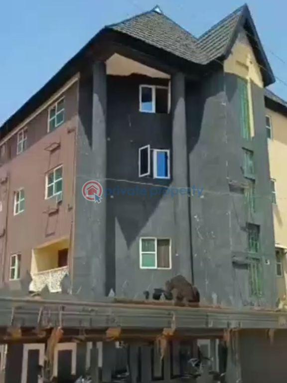 10 bedroom Hotel For Sale Ikorodu Lagos - 0