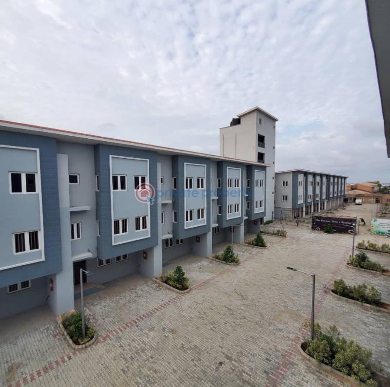 2 bedroom Block Of Flats For Sale New Road Alpha Beach In A Mini Estate Lekki Lagos - 0