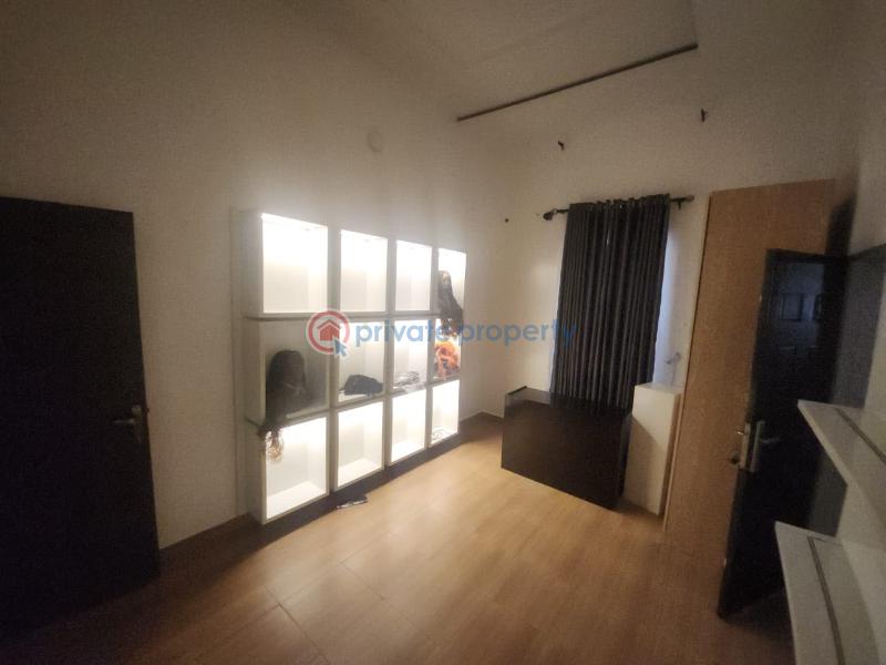 3 bedroom Detached Bungalow For Sale Thomas Estate Ajah Lagos - 8