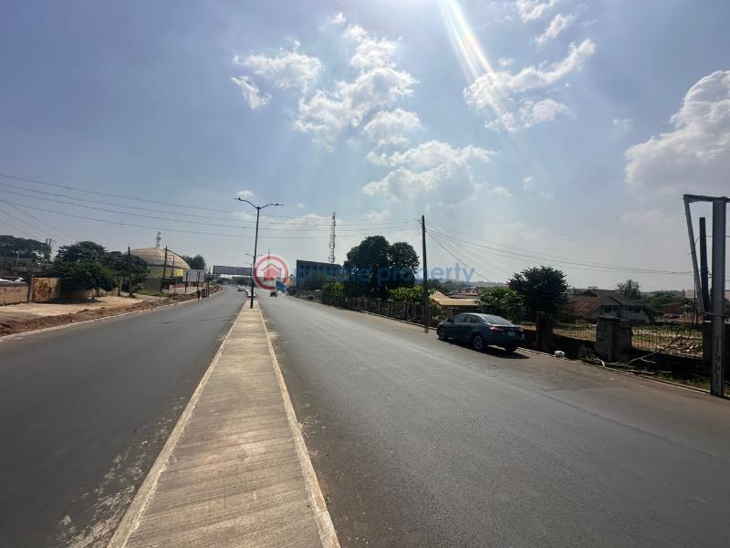 3000 square meters of commercial land - 3 Commercial Land For Sale Agodi Gra, Ibadan Agodi Ibadan Oyo - 3