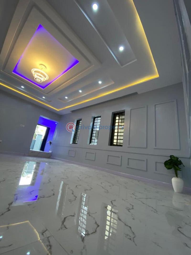 For sale:   *3bedroom bungalow* *1bedroom flat bq* - 4 3 bedroom Bungalow For Sale Ateere Akala Express Akala Express Ibadan Oyo - 4
