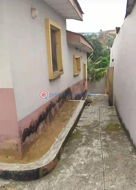 4 bedroom Detached Bungalow For Sale Berger Ojodu Lagos - 2