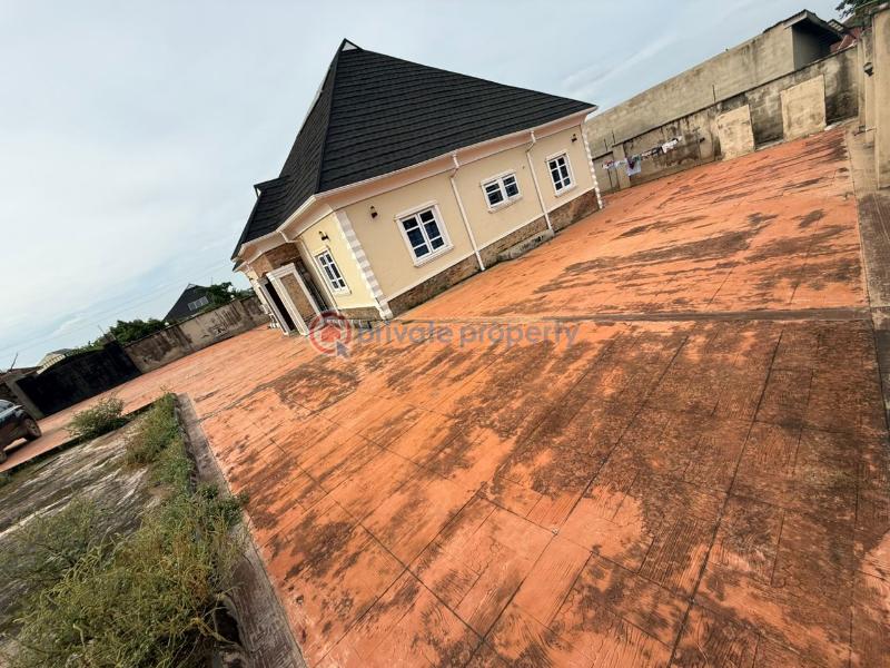 4 bedroom Bungalow For Sale Moganna Akala Express Ibadan Oyo - 4