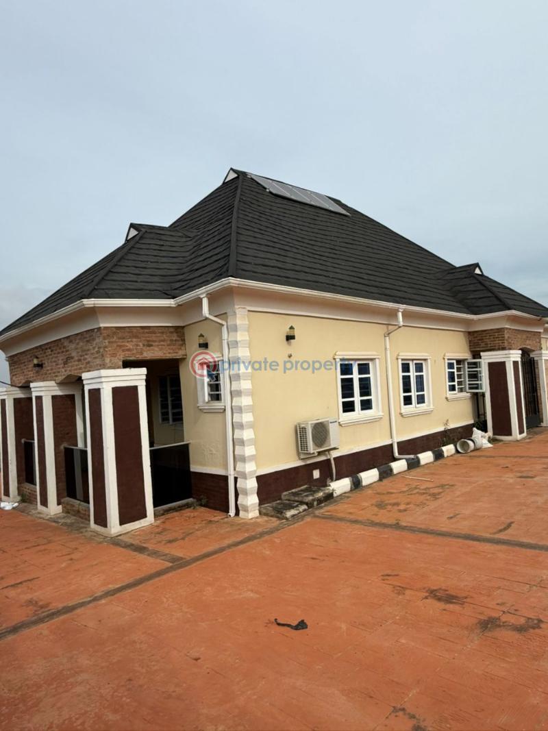 4 bedroom Bungalow For Sale Moganna Akala Express Ibadan Oyo - 0
