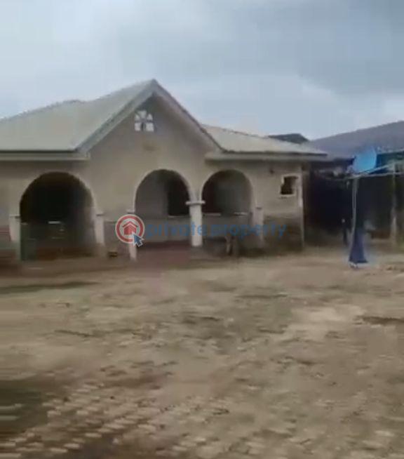 4 bedroom Bungalow For Sale Ipaja Lagos - 3