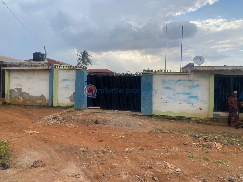 4 bedroom Bungalow For Sale Cbn Quarters Gaa Akanbi Ilorin Ilorin Kwara - 1