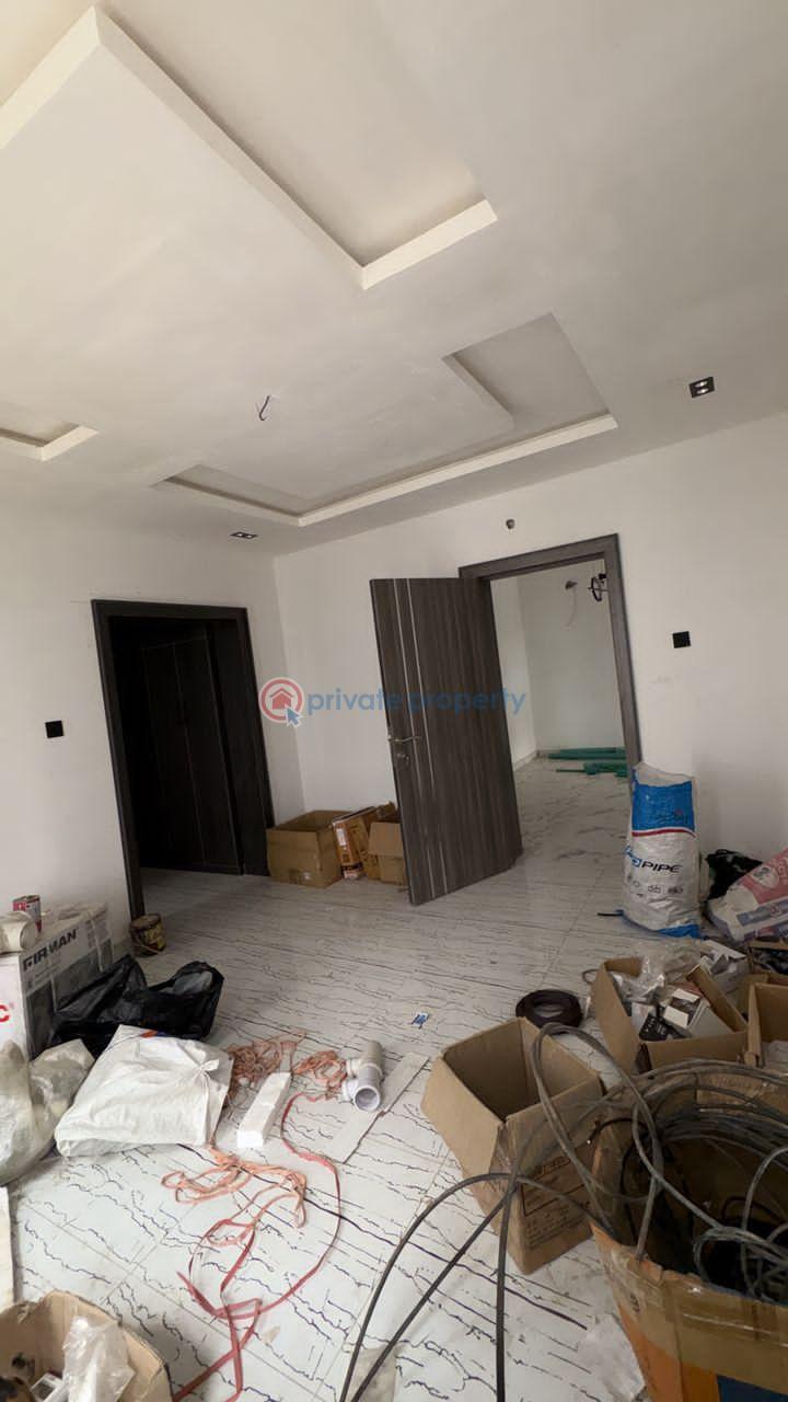 House For Sale Location: Chief Lateef Oyelade, Ringroad Gra,ibadan, Nigeria Ibadan Oyo - 11