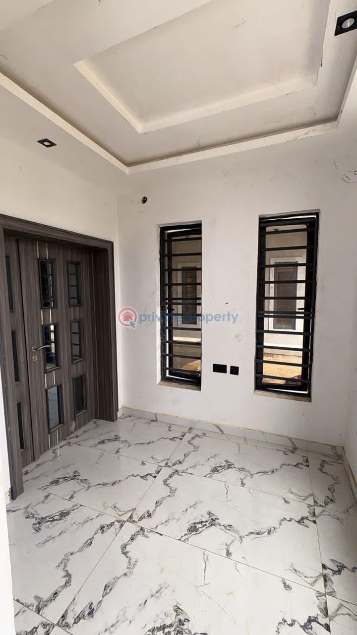 House For Sale Location: Chief Lateef Oyelade, Ringroad Gra,ibadan, Nigeria Ibadan Oyo - 7