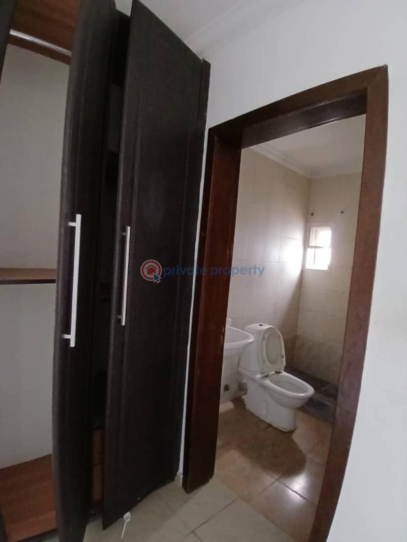 4 bedroom Semi detached Duplex For Sale Estate Osapa Lekki Lagos - 11