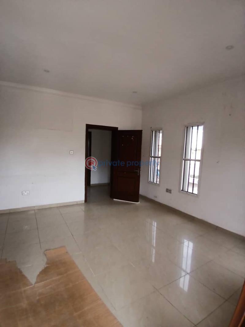 4 bedroom Semi detached Duplex For Sale Estate Osapa Lekki Lagos - 5