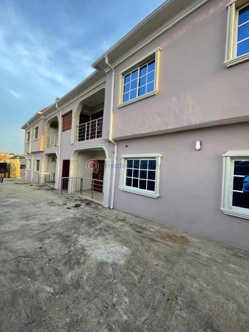 House For Sale Location: Abela Alagutan, Adekotun Street, Ibadan Ibadan Oyo - 2