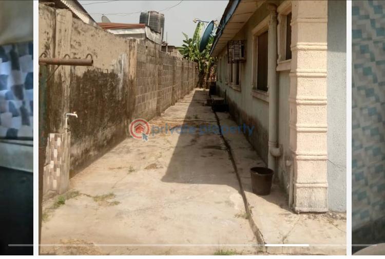 6 bedroom Bungalow For Sale Igbogbo Ikorodu Lagos - 3