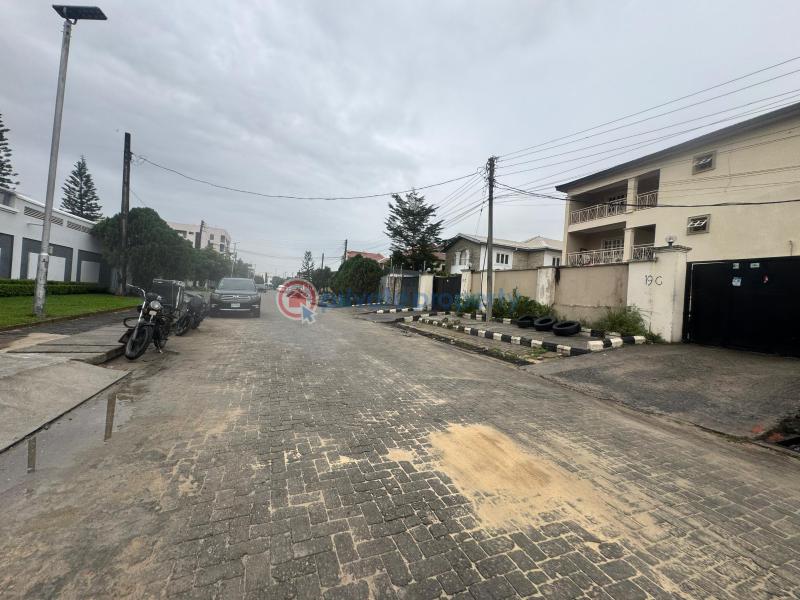 3 bedroom Block Of Flats For Sale Lekki Lagos - 3