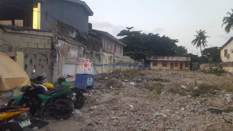 Land For Sale Adeniran Ogunsanya Surulere Lagos - 1