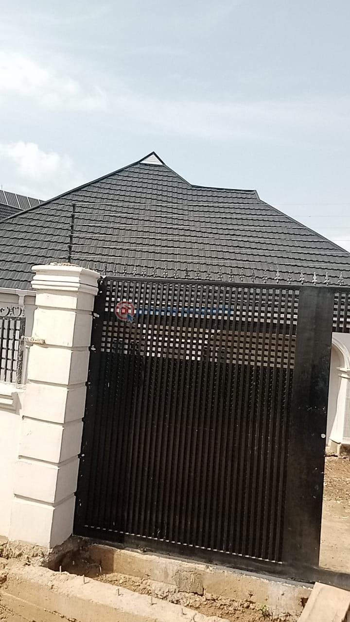 House For Sale Of Land Located At Osodipe Street,zone F,akoto Estate Off Elebu,ibadan. Ibadan Oyo - 1