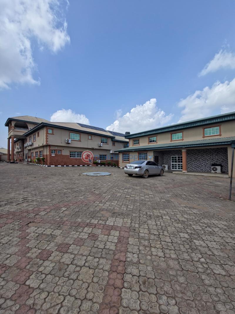 10 bedroom Hotel For Sale Adetokun, Ologuneru Ibadan Ibadan Oyo